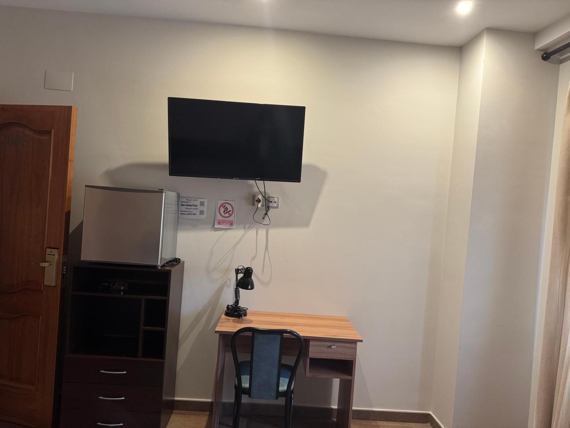 Hostal Venecia Монсон Экстерьер фото